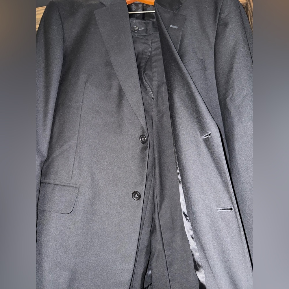 Men's Classic Suit - Picture 3 of 7
